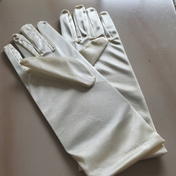 NEW Ivory Satin Gloves Bridal Dressy Fashio - Picture 3 of 3
